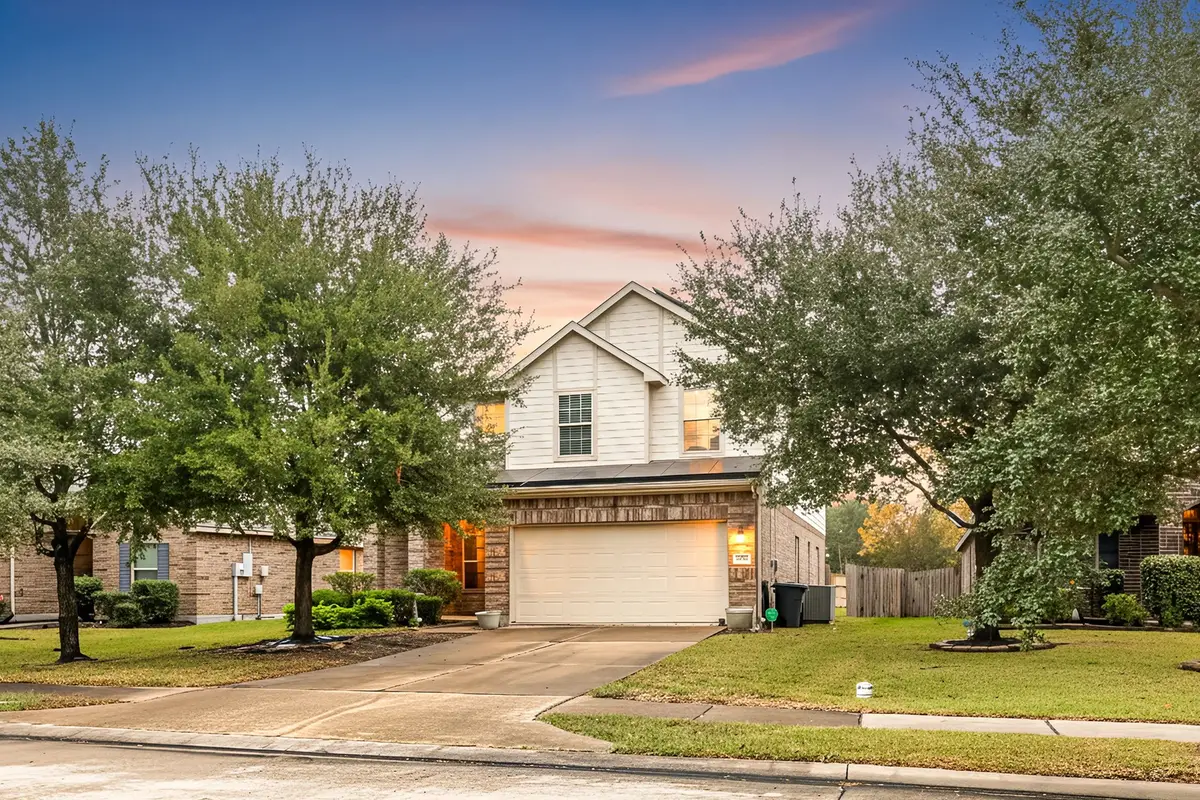 6715 Strawberry Brook Lane, Dickinson, TX 77539 - Image #1