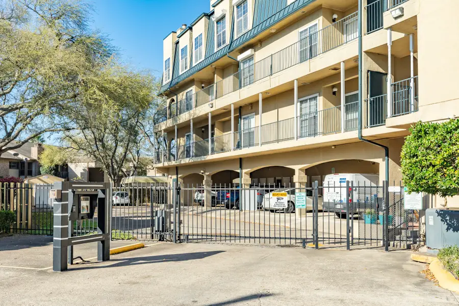 921 Marine Drive #120, Galveston, TX 77550 - Image #2