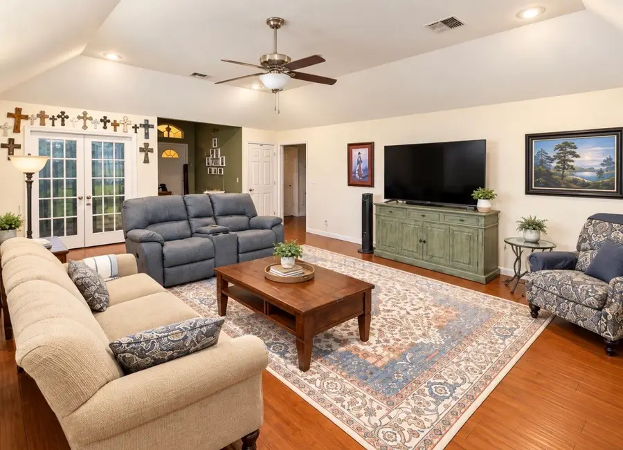 114 Penn Avenue, Victoria, TX 77904 - #3