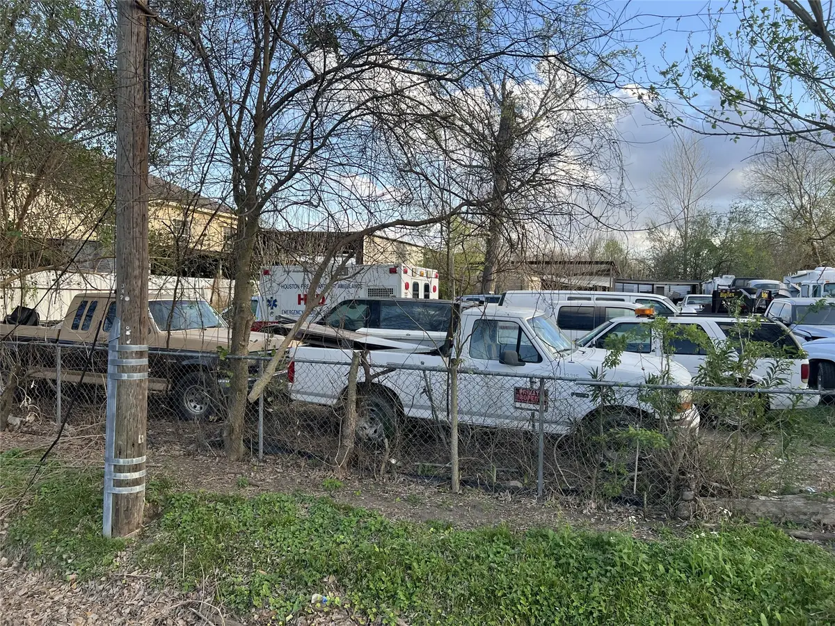 380 Airway Drive, Houston, TX 77037 - #1