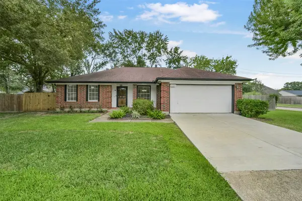 15707 Fincher Drive, Friendswood, TX 77546