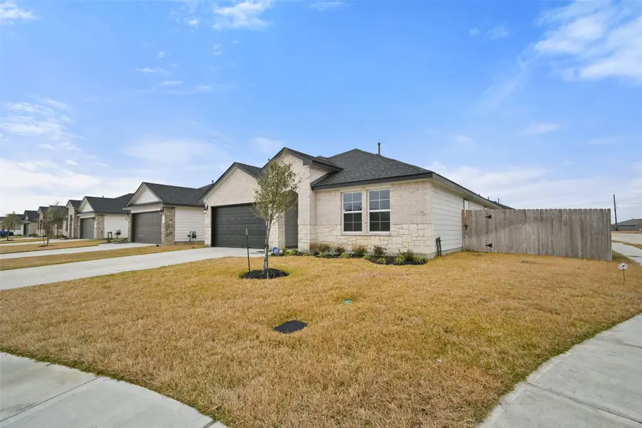 1139 Hughes Crossing Drive, Rosharon, TX 77583 - Image #2