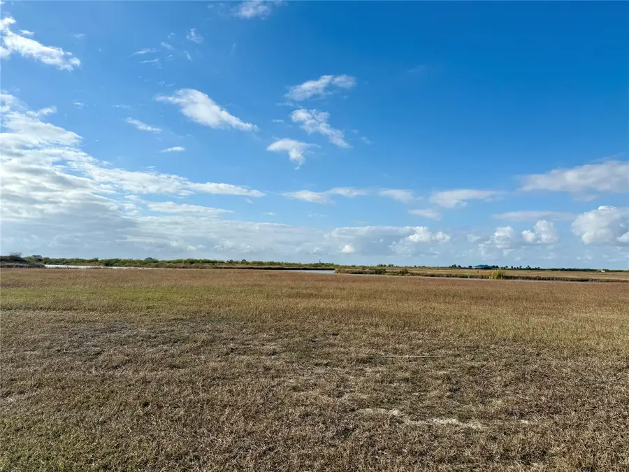 3060 Coastal Springs Loop, Palacios, TX 77465 - Image #2