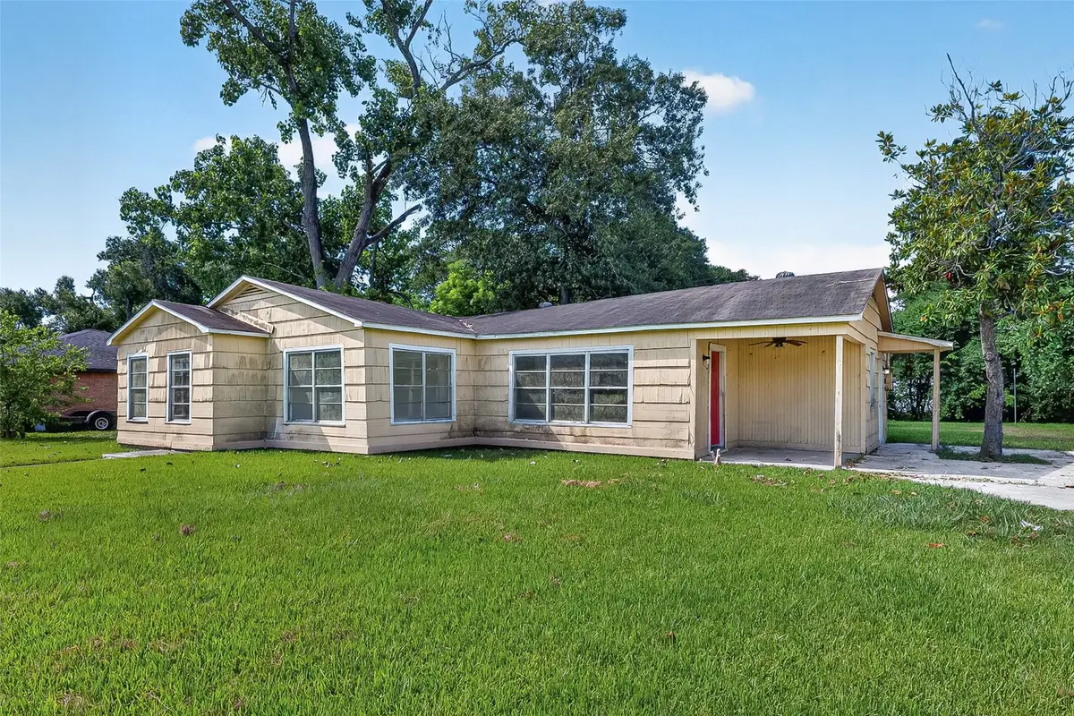 2101 E Fayle Street, Baytown, TX 77520 - #1