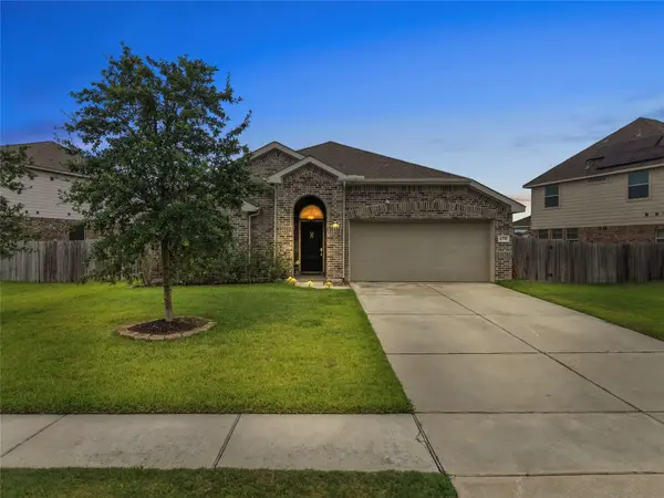 4331 Oakdale Mist Drive, Dickinson, TX 77539
