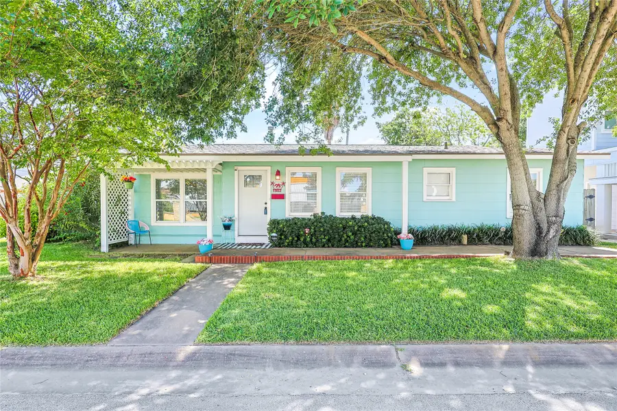 1902 Bayou Shore Drive, Galveston, TX 77551 - Image #2