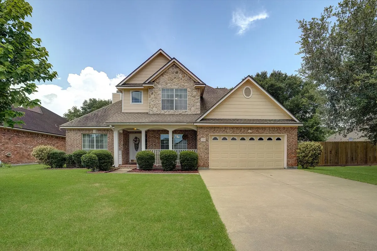 129 Lasso Street, Angleton, TX 77515 - #1