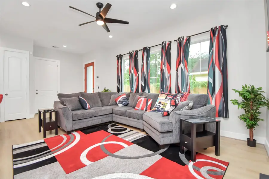 5718 Beall Street #C, Houston, TX 77091 - #2