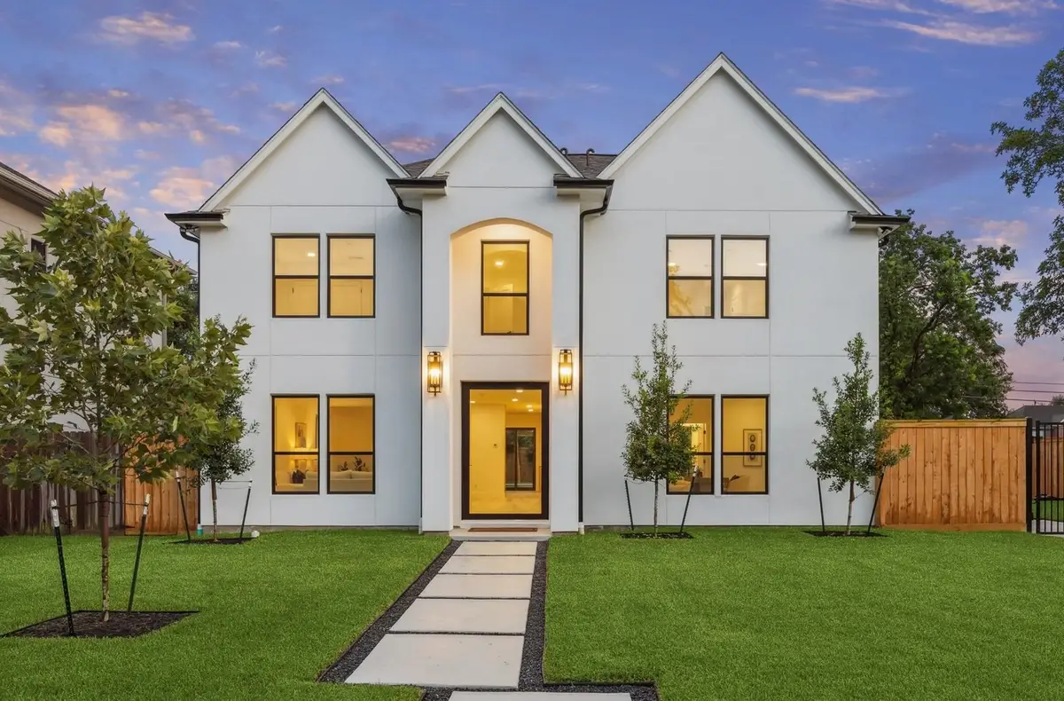 5005 Chestnut Street, Bellaire, TX 77401 - Image #1