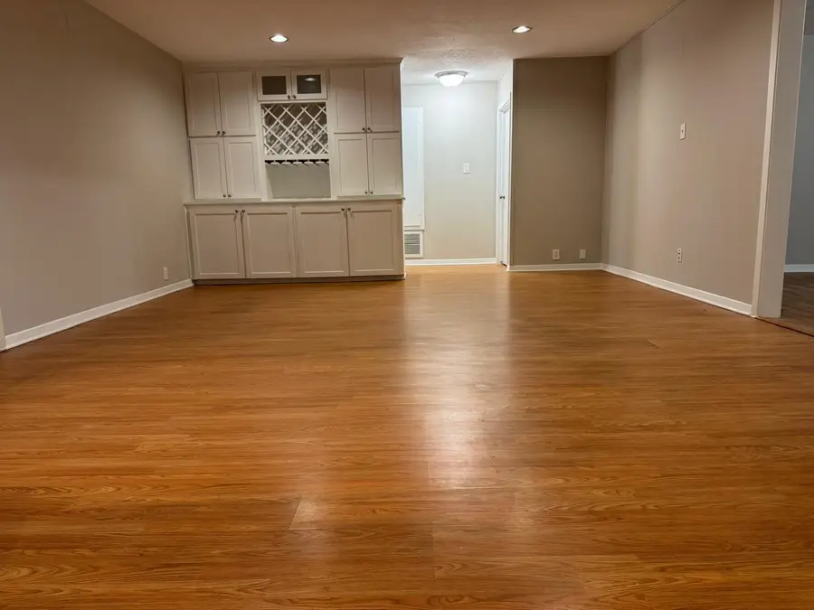 7622 Richmond Avenue, Houston, TX 77063 - Image #2