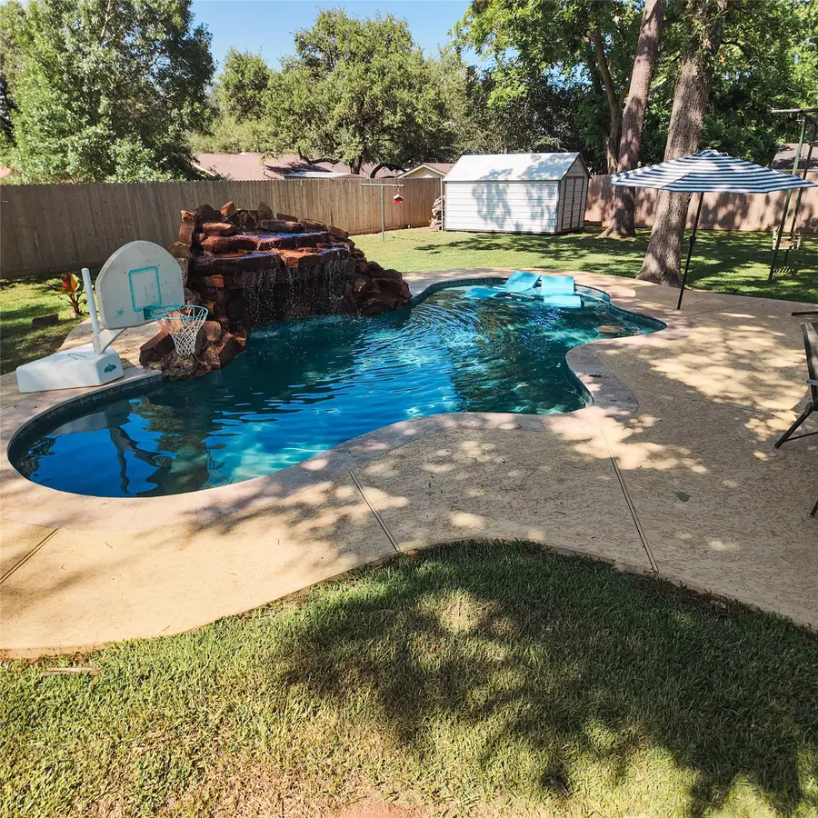 317 Harbert Street, Columbus, TX 78934 - #3