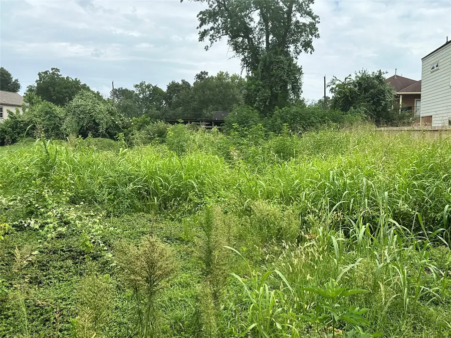 1061 South Lane, Houston, TX 77088 - Image #2