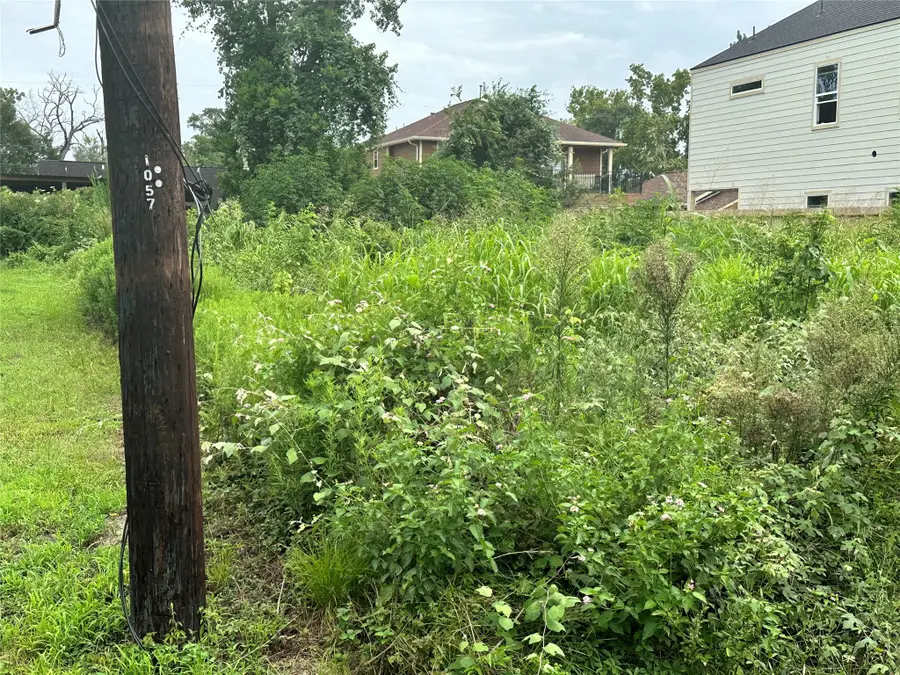 1061 South Lane, Houston, TX 77088 - Image #3