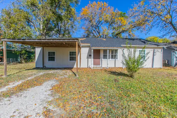 301 E Dumble Street, Alvin, TX 77511