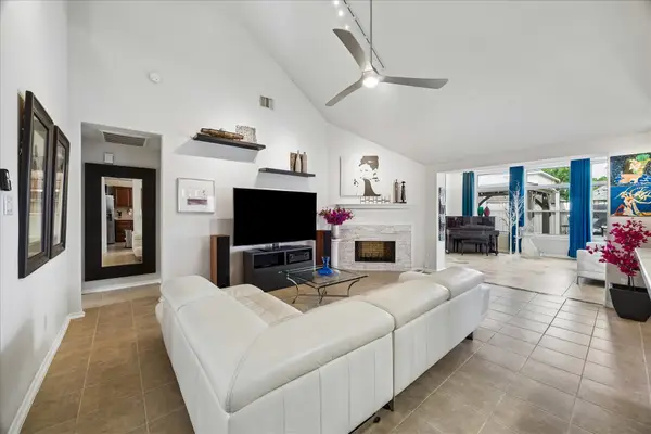 2802 White Sands Drive, Deer Park, TX 77536