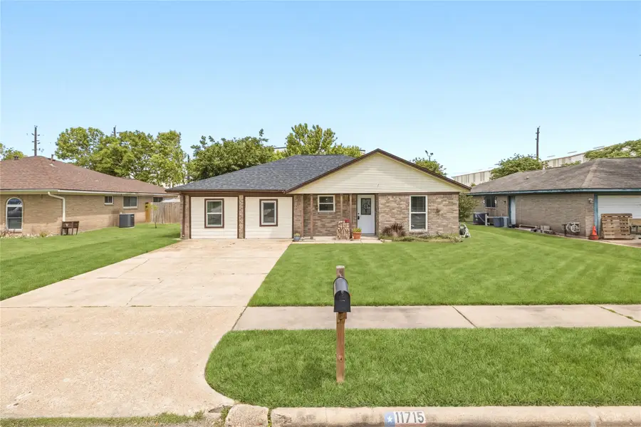 11715 Alamo Drive, La Porte, TX 77571 - #2