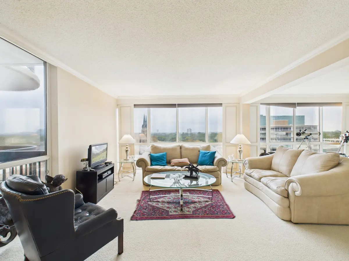 5001 Woodway Drive #1104, Houston, TX 77056 - Image #1