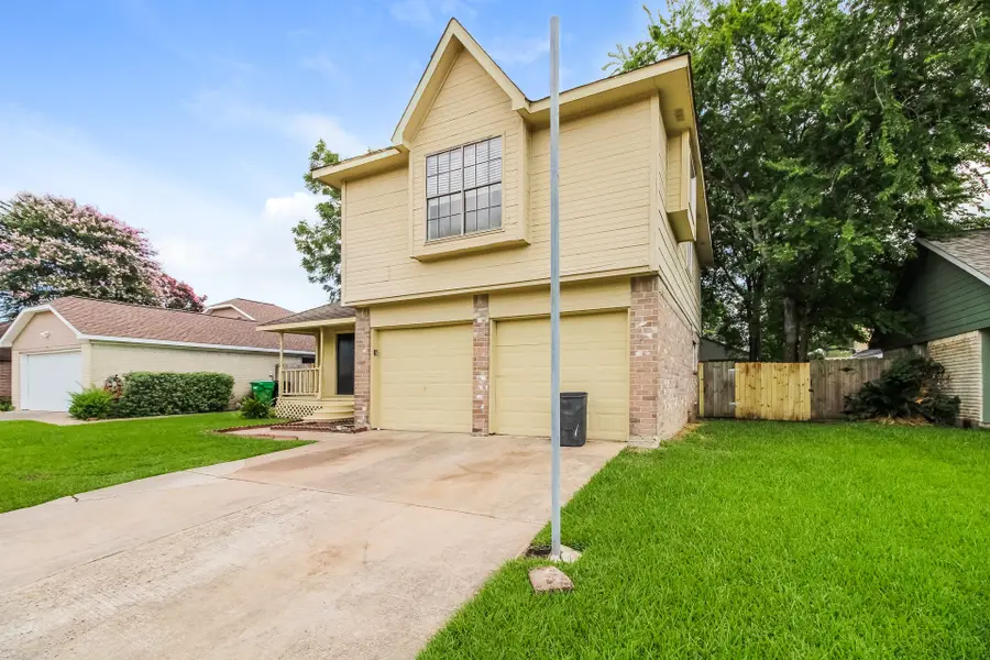 10810 Kirkbend Drive, Houston, TX 77089 - Image #3