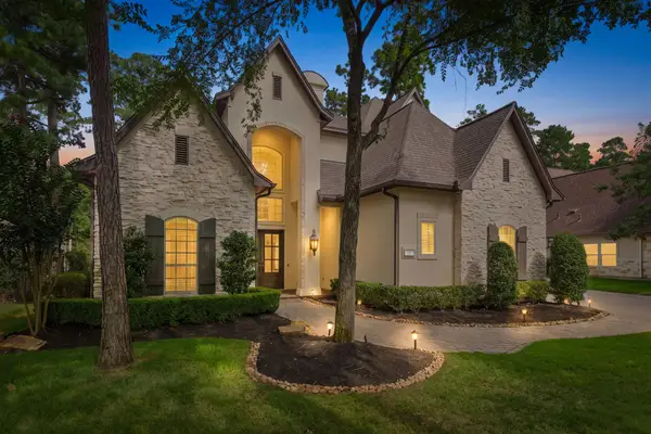 98 W Ambassador Bend, The Woodlands, TX 77382