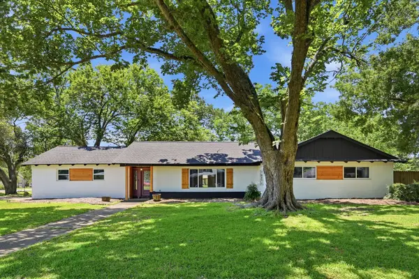 101 W Larkspur Drive, Alvin, TX 77511
