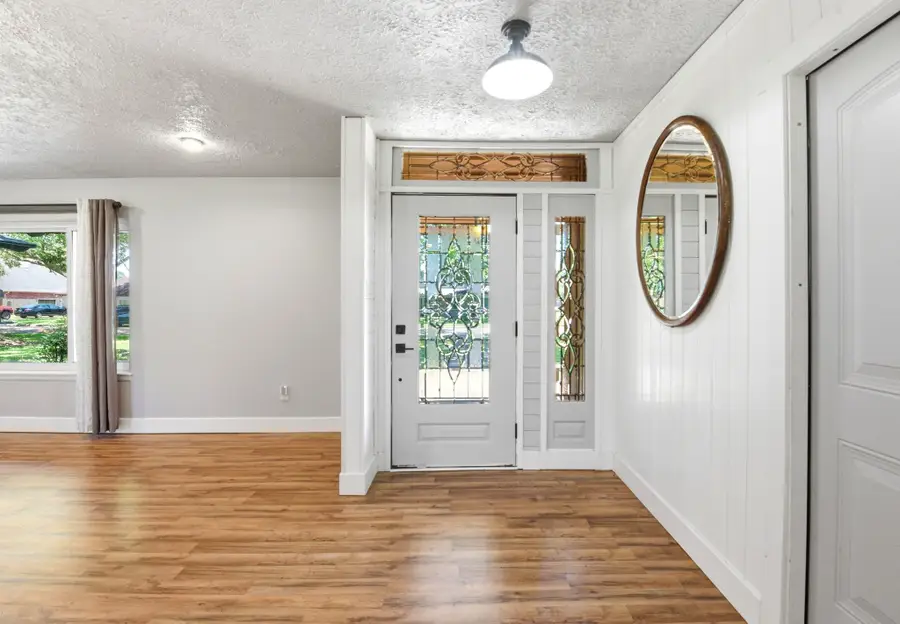 101 W Larkspur Drive, Alvin, TX 77511 - #2