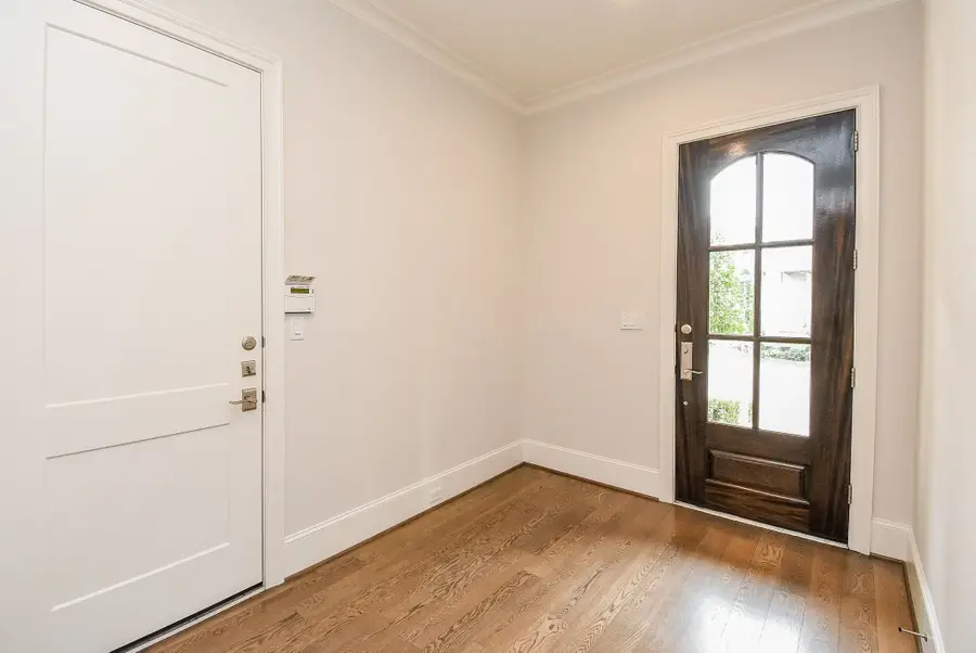 810 Remington Glade Drive, Houston, TX 77042 - Image #2