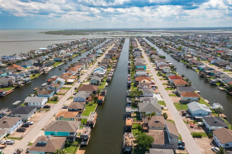 1006 Redfish Street, Bayou Vista, TX 77563 - Image #3