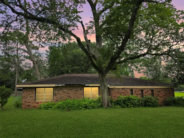 803 Avenue C, Sweeny, TX 77480