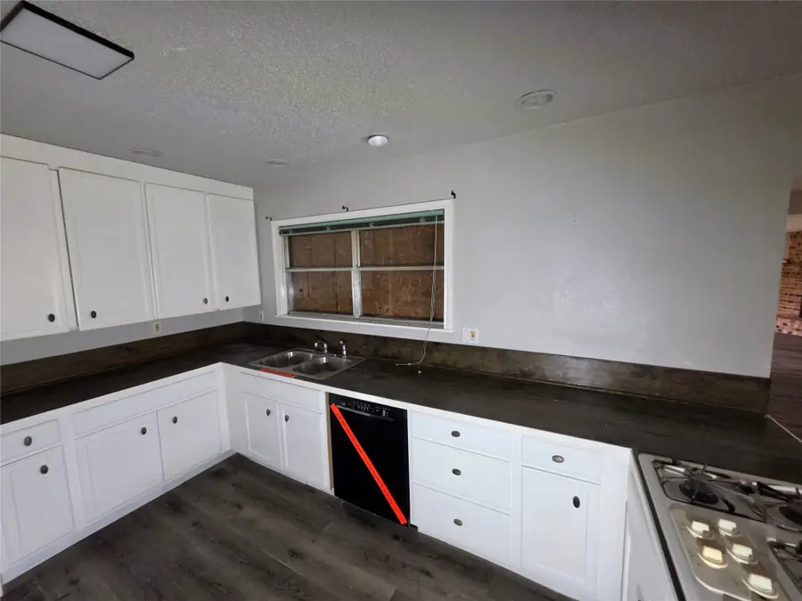 803 Avenue C, Sweeny, TX 77480 - #2