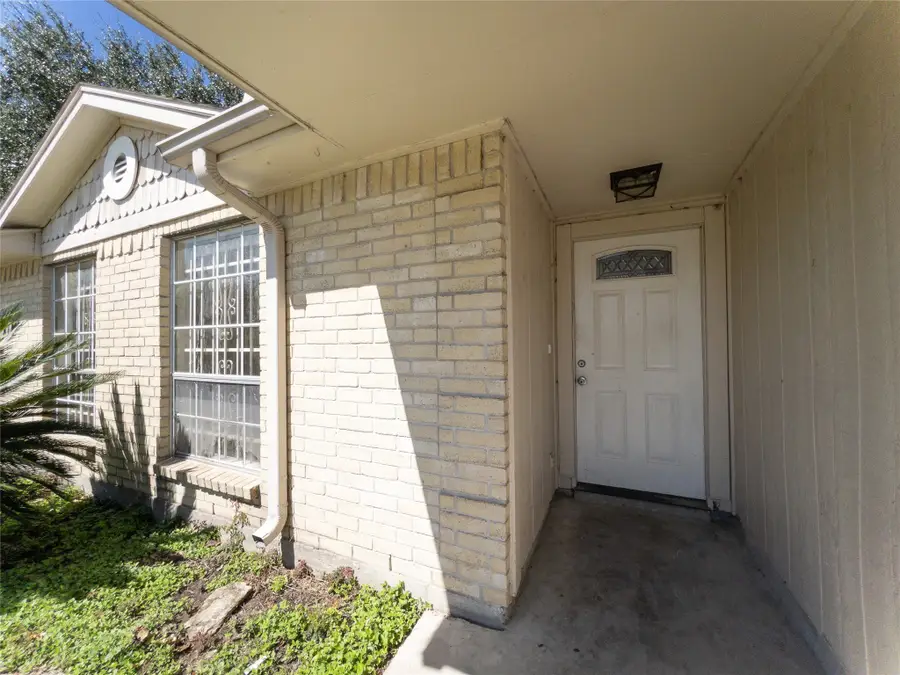 2907 Helmsley Drive, Pearland, TX 77584 - Image #3
