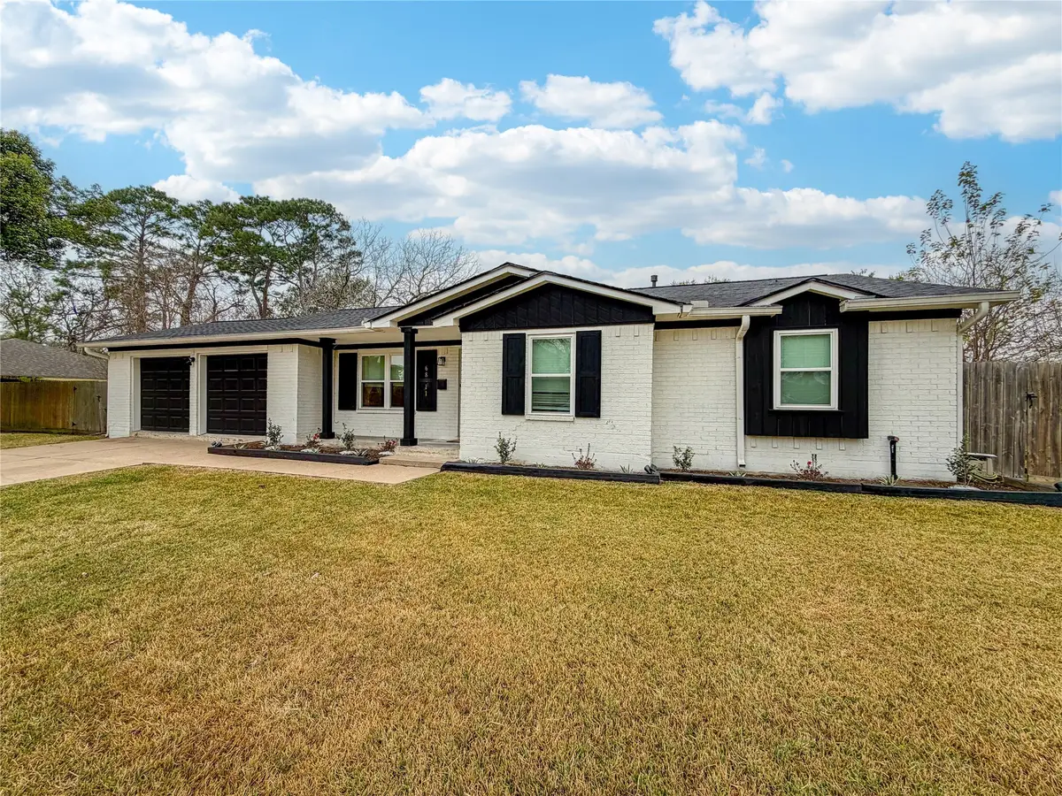 6811 Heron Drive, Houston, TX 77087 - Image #1