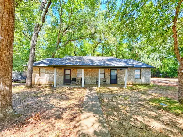 114 and 116 Woodland Circle, Crockett, TX 75835
