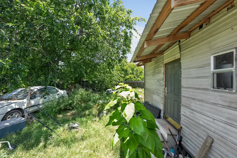 105 S Broadway Street, Thorndale, TX 76577 - #3