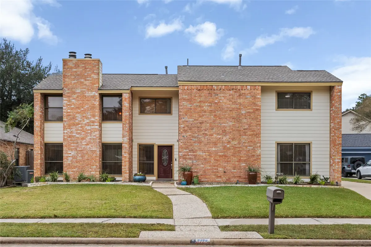 1610 E Hedgecroft Drive, El Lago, TX 77586 - #1