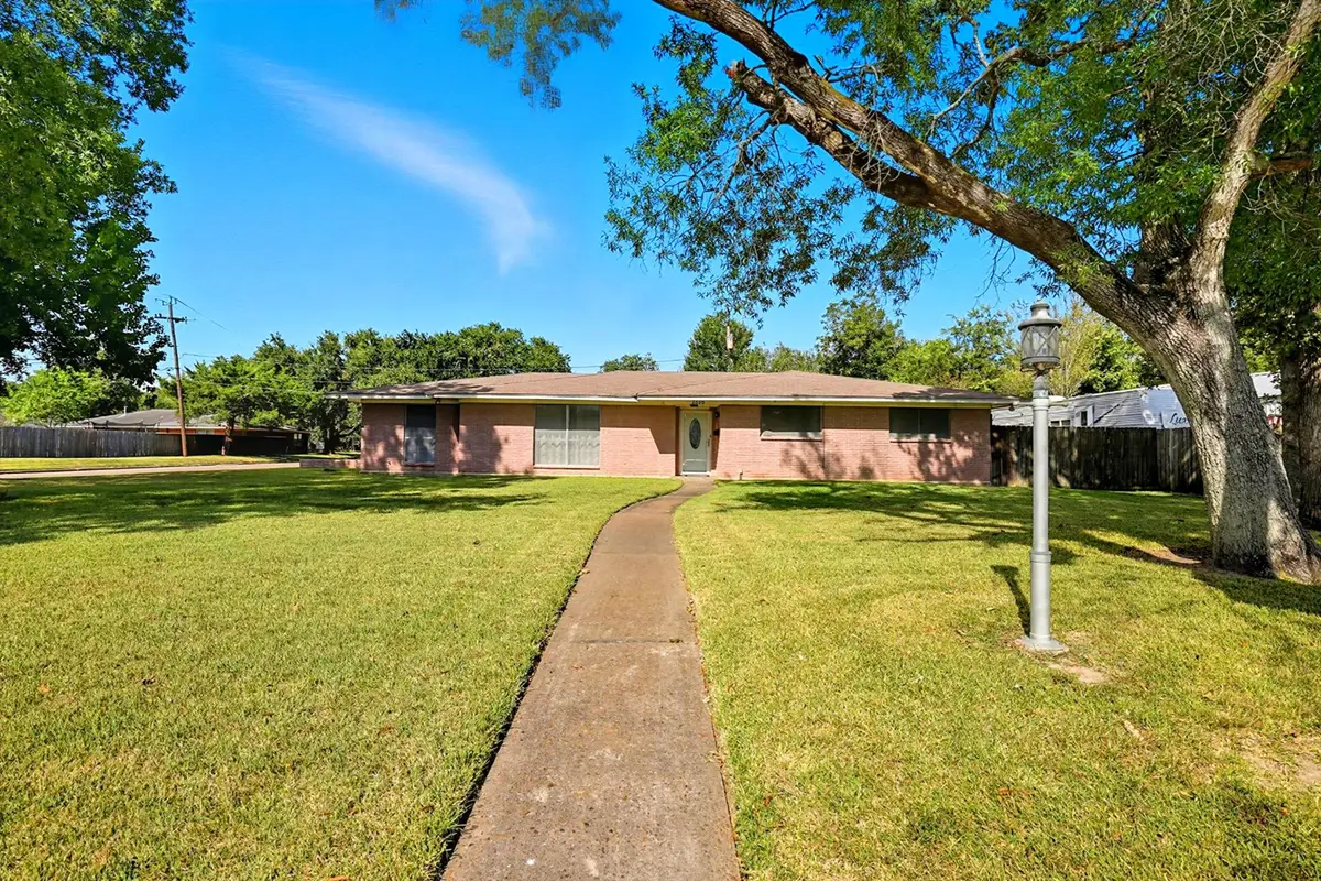 2000 E Fayle Street, Baytown, TX 77520 - Image #1