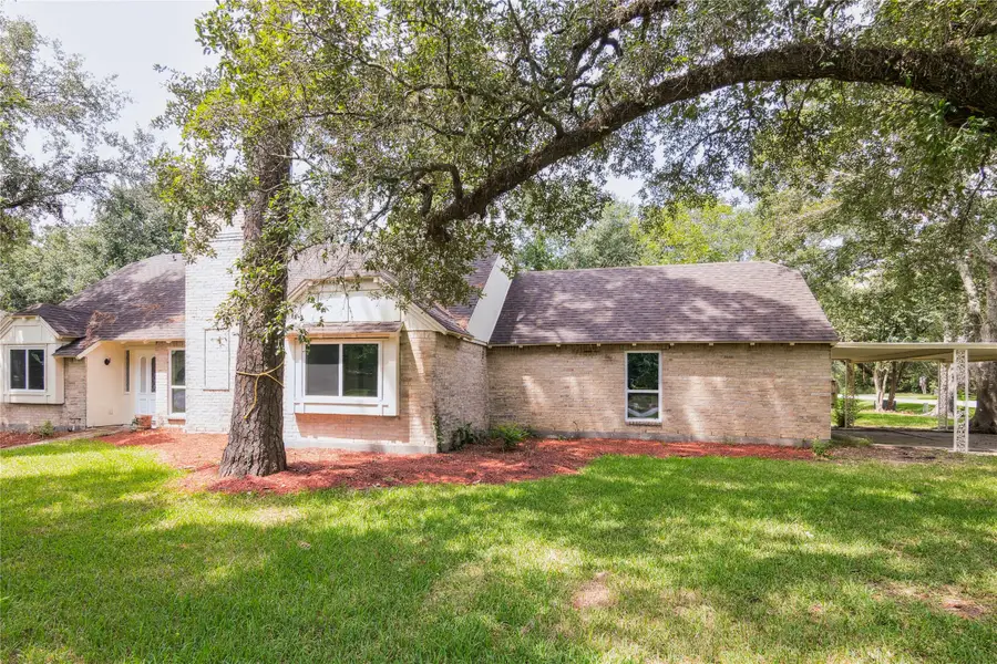3820 Evergreen Drive, Dickinson, TX 77539 - Image #2