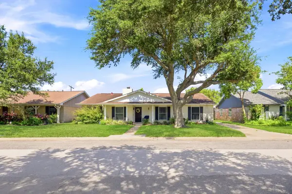 3002 Beluche Drive, Galveston, TX 77551