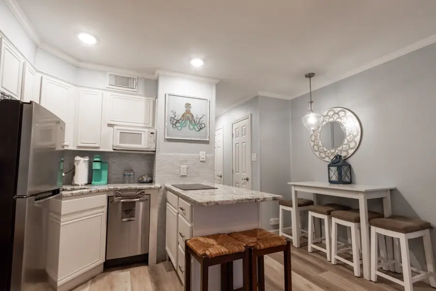 6102 Seawall Boulevard #212B, Galveston, TX 77551 - Image #2