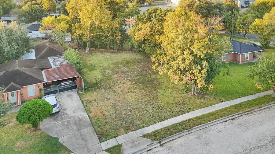 1406 Lawrence Avenue, Pasadena, TX 77506 - Image #2