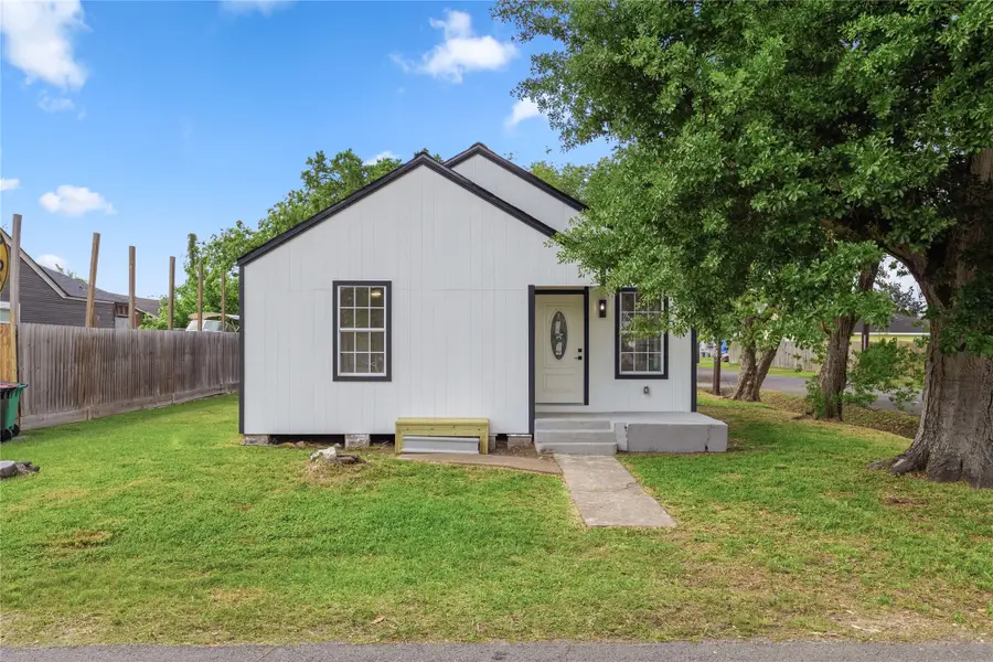 300 Hafer St, Baytown, TX 77520 - #3