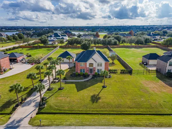 3913 Summer Manor Drive, League City, TX 77573