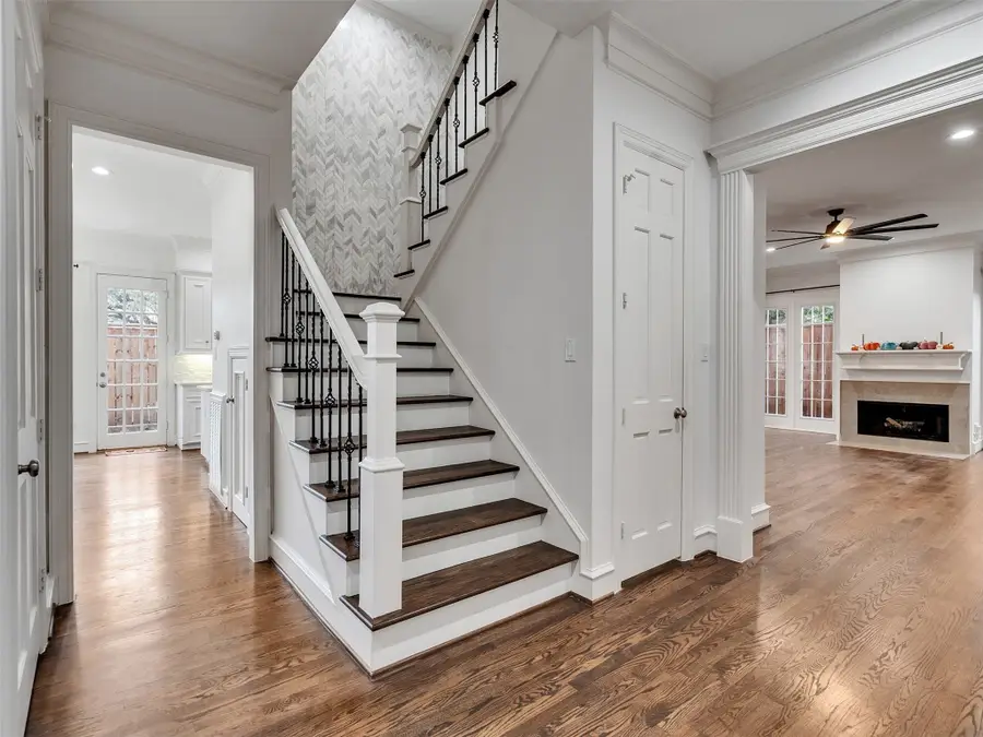 2525 Nantucket Drive #8, Houston, TX 77057 - Image #3