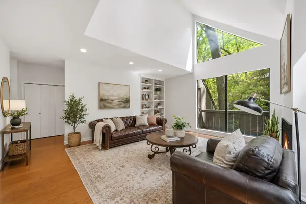 160 Litchfield Lane, Houston, TX 77024