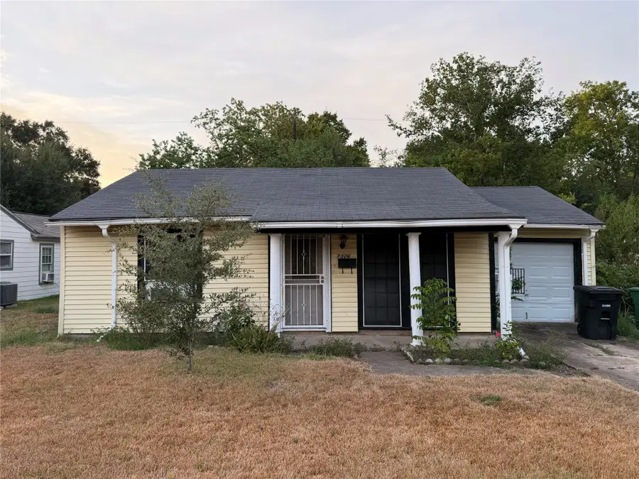 7326 Eisenhower Road, Houston, TX 77033 - #2