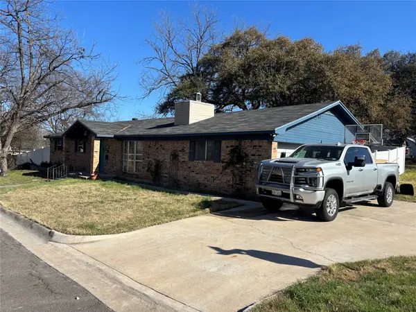708 W Avenue A, Lampasas, TX 76550
