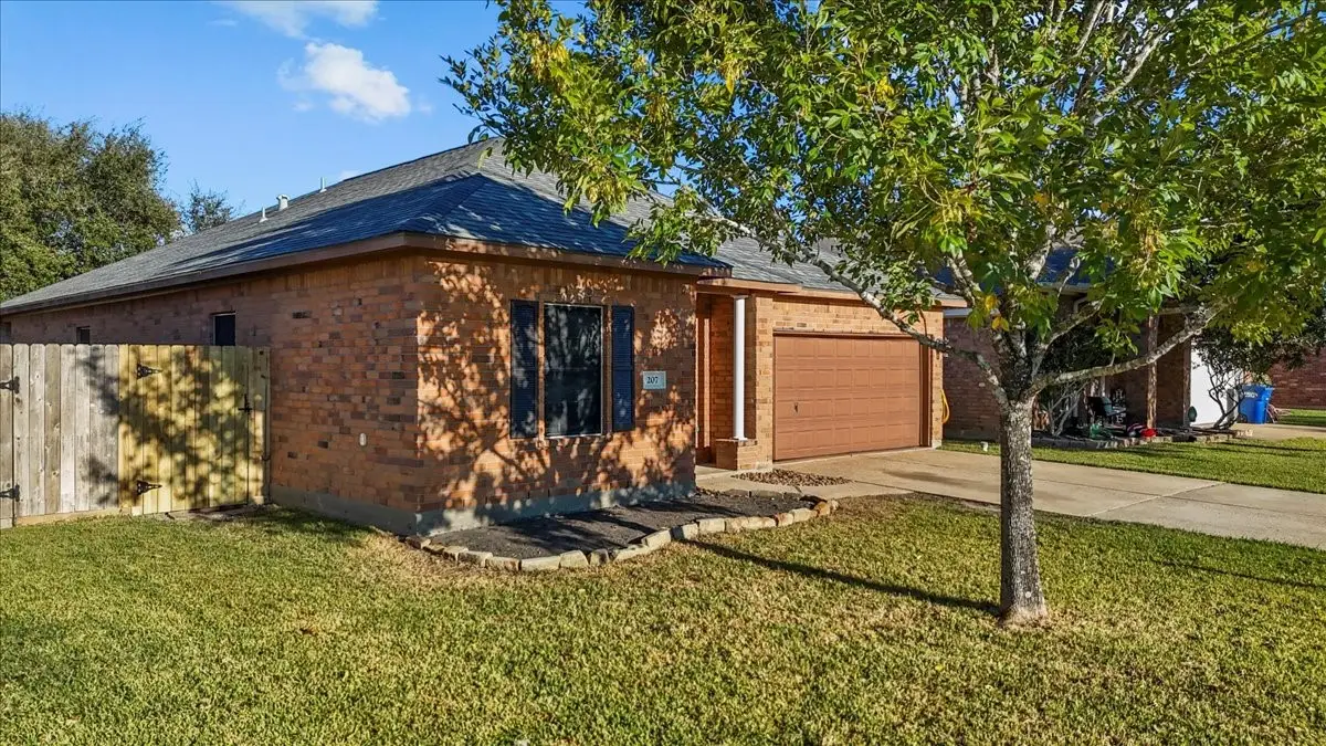 207 Range Lane, Baytown, TX 77523 - Image #1