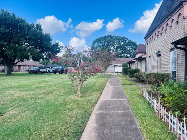 7423 Cook Road, Houston, TX 77072