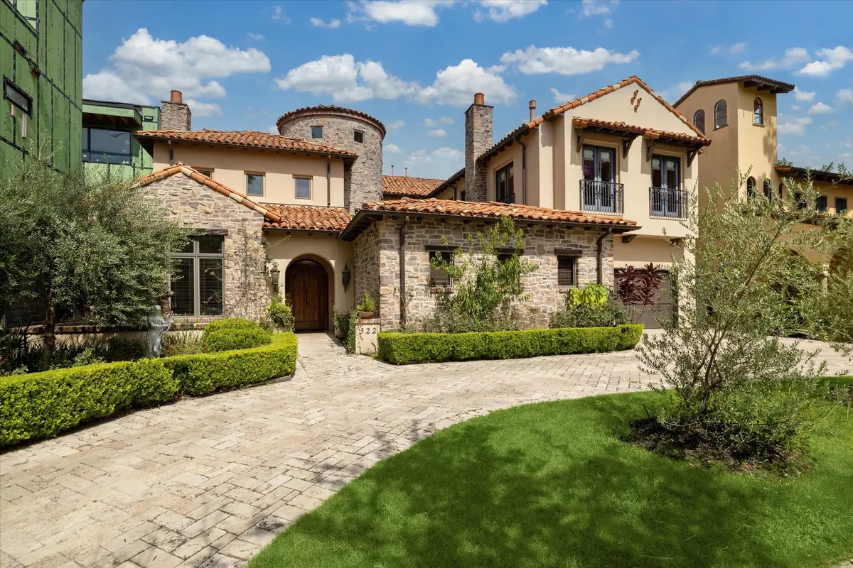 322 Crestwood Drive, Houston, TX 77007 - Image #1