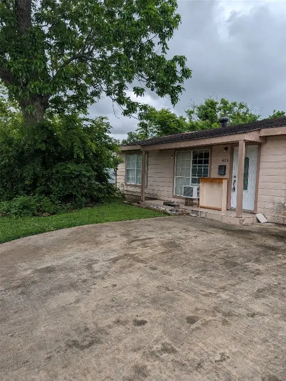 420 Azalea Street, Lake Jackson, TX 77566 - #3