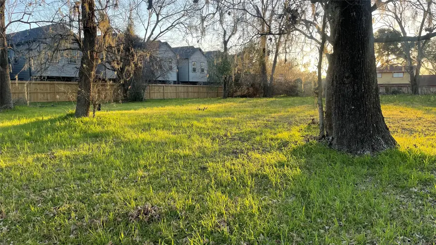 6413 T C Jester Boulevard, Houston, TX 77091 - Image #2